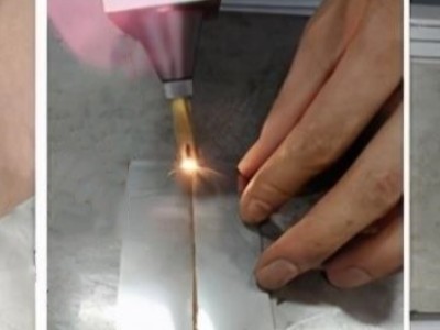激光焊接機