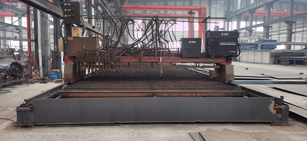 龍門數(shù)控等離子火焰直條切割機(jī) (2)
